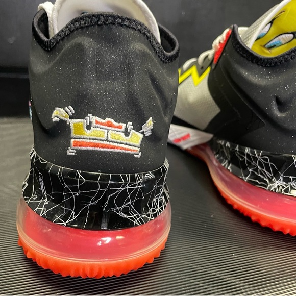 NIKE
LeBron 18 Low 'Sylvester vs Tweety Space Jam' Athletic Sneakers - Picture 8 of 16